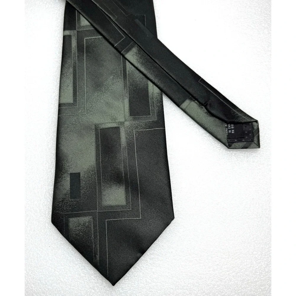 Vintage J. Ferrar 100% Silk Men's Tie - MCM Geometric Pattern - 4
